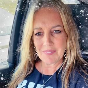 Meet your Posher, Debbie